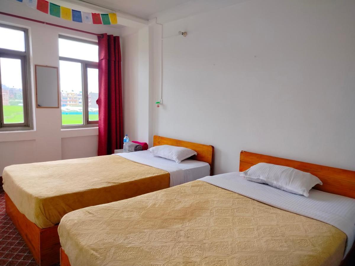Community Holiday Inn Panaoti Esterno foto